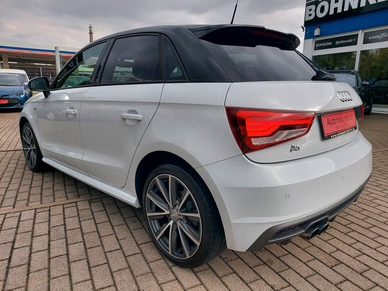 Sedan Audi A1 Sportback sport S-Line Pano Bose Xenon DAB: foto 8 Sedan Audi A1 Sportback sport S-Line Pano Bose Xenon DAB: foto 8