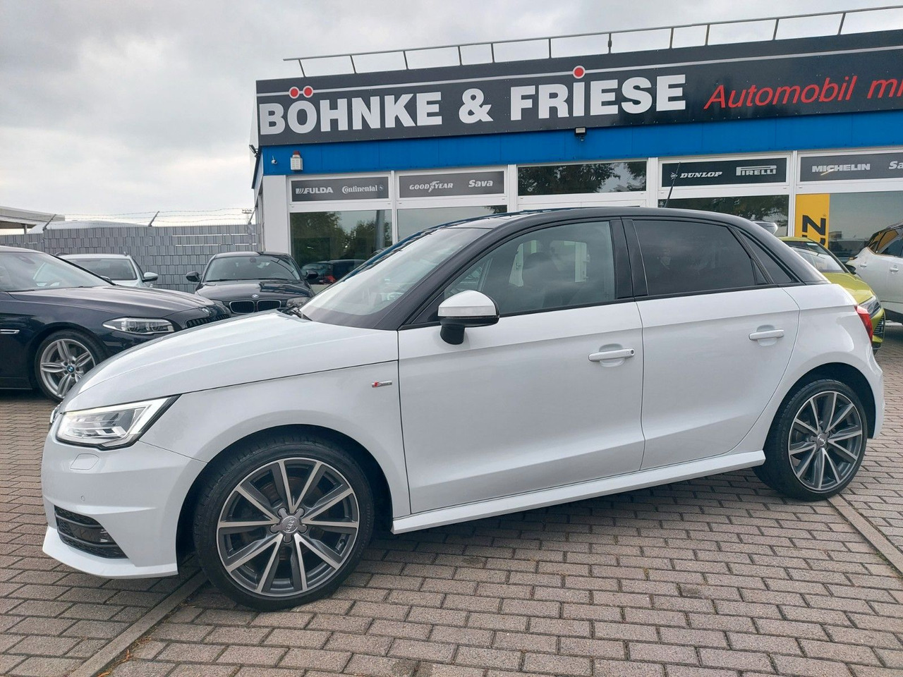 Sedan Audi A1 Sportback sport S-Line Pano Bose Xenon DAB: foto 11 Sedan Audi A1 Sportback sport S-Line Pano Bose Xenon DAB: foto 11