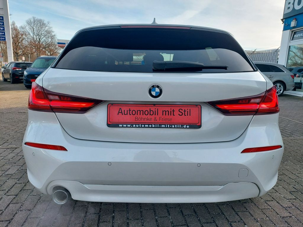BMW 116 Baureihe 1 Lim. 116 i Aut.Advantage Navi LED - Coche: foto 5 BMW 116 Baureihe 1 Lim. 116 i Aut.Advantage Navi LED - Coche: foto 5