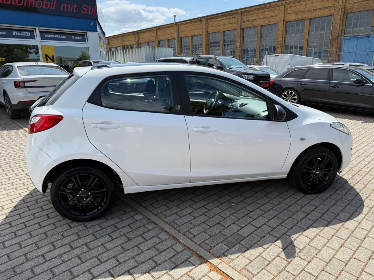 Mazda 2 Lim. 1.3 Origami 5 TÜER KLIMA SHZ TÜV NEU - Coche: foto 3 Mazda 2 Lim. 1.3 Origami 5 TÜER KLIMA SHZ TÜV NEU - Coche: foto 3