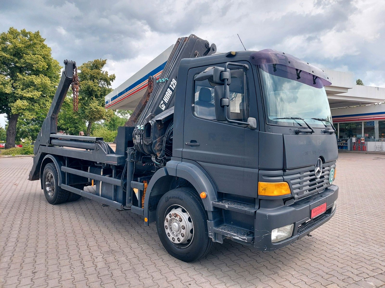 Mercedes-Benz Actros 1828 Hiab Absetzkipper Hiab Kran Absetzer - Camión volquete, Camión grúa: foto 1 Mercedes-Benz Actros 1828 Hiab Absetzkipper Hiab Kran Absetzer - Camión volquete, Camión grúa: foto 1