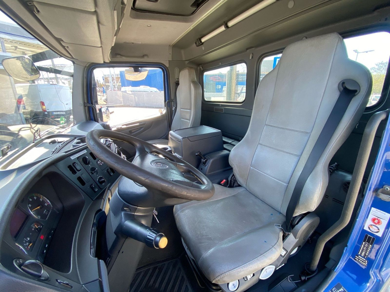 Camión volquete Mercedes-Benz Atego 2 6-Zyl. 4x2 1624 KLIMA MEILLER AbsetzKipp: foto 8 Camión volquete Mercedes-Benz Atego 2 6-Zyl. 4x2 1624 KLIMA MEILLER AbsetzKipp: foto 8