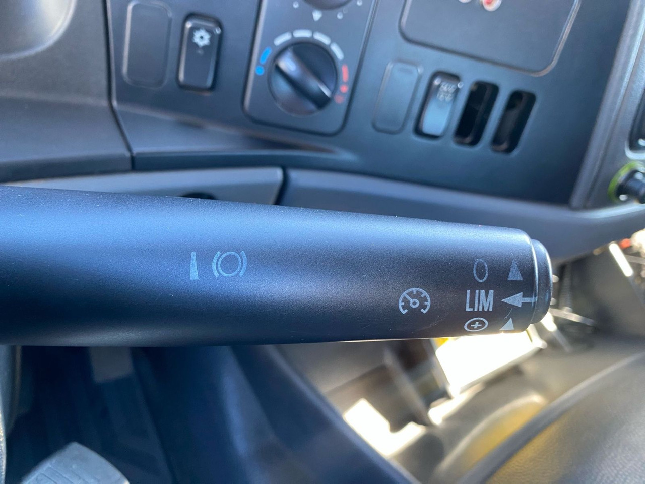 Camión volquete Mercedes-Benz Atego 2 6-Zyl. 4x2 1624 KLIMA MEILLER AbsetzKipp: foto 14 Camión volquete Mercedes-Benz Atego 2 6-Zyl. 4x2 1624 KLIMA MEILLER AbsetzKipp: foto 14