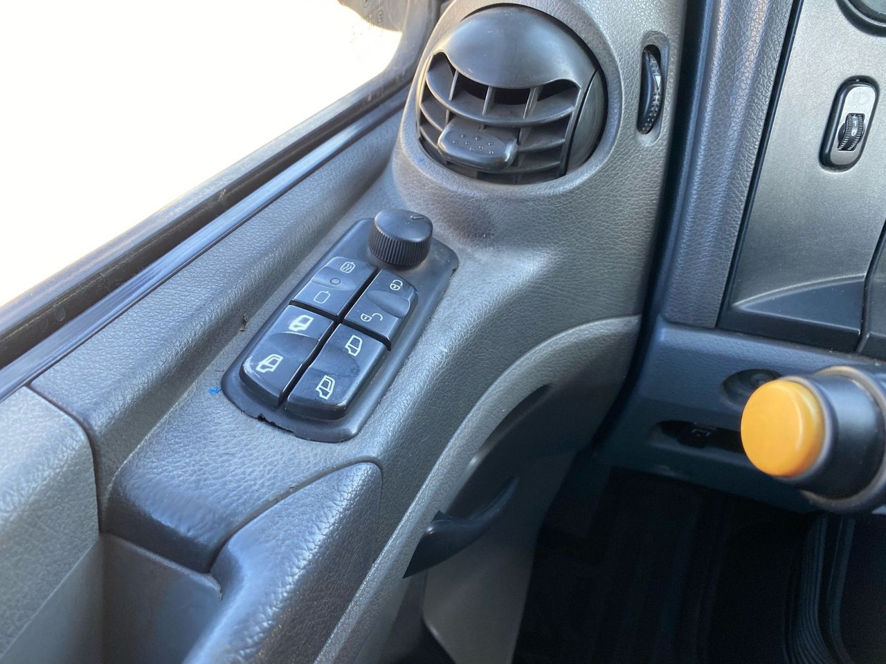 Camión volquete Mercedes-Benz Atego 2 6-Zyl. 4x2 1624 KLIMA MEILLER AbsetzKipp: foto 15 Camión volquete Mercedes-Benz Atego 2 6-Zyl. 4x2 1624 KLIMA MEILLER AbsetzKipp: foto 15