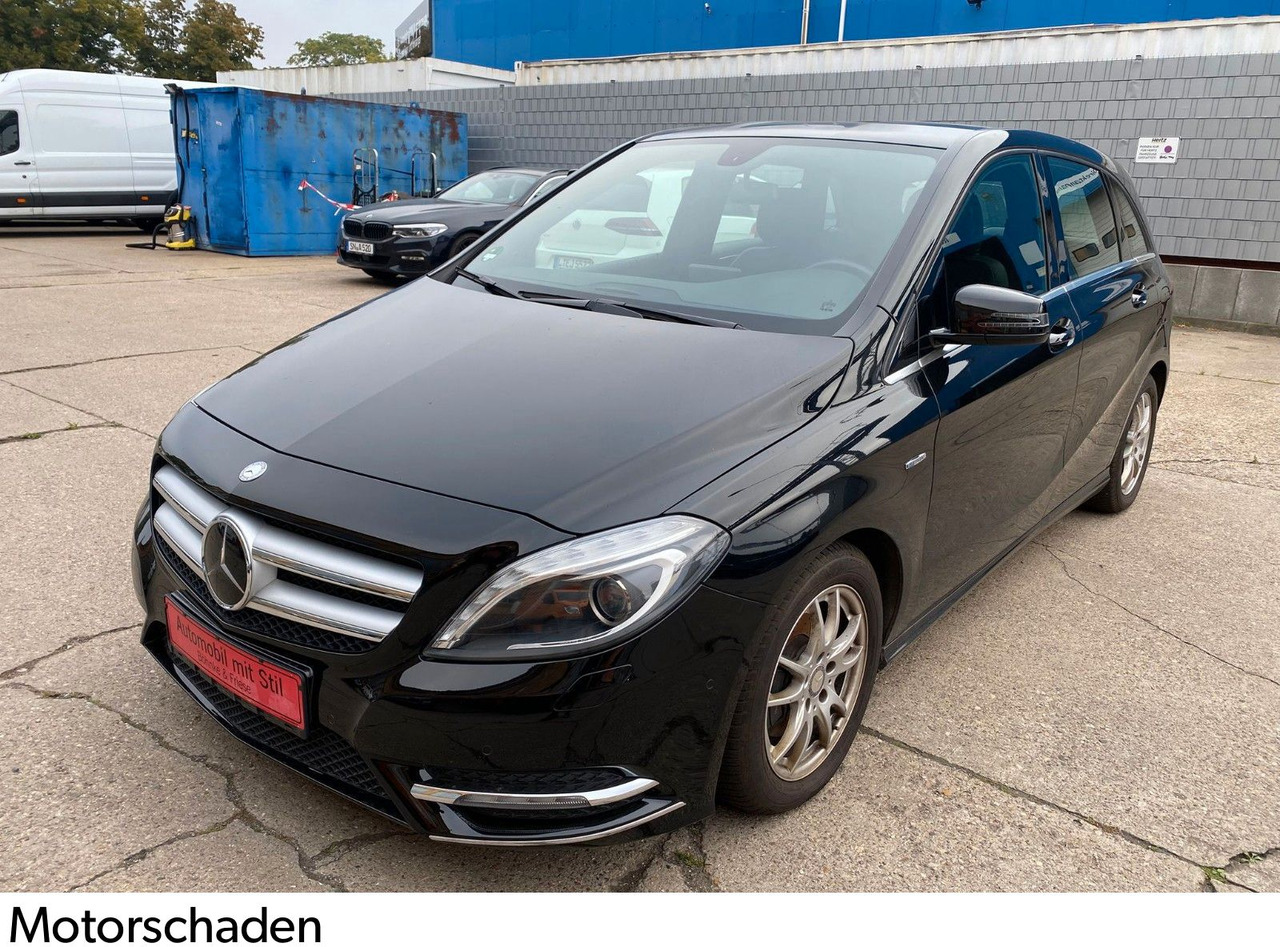 Mercedes-Benz B 180 B -Klasse B 180 Autom. Xenon Navi - Sedan: foto 1 Mercedes-Benz B 180 B -Klasse B 180 Autom. Xenon Navi - Sedan: foto 1