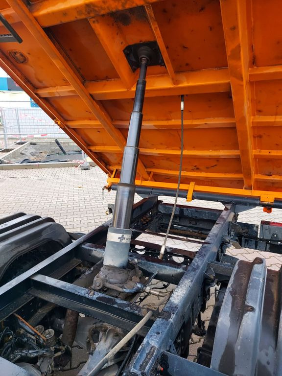 Leasing de Mitsubishi CANTER FUSO DOKA 6 Sitze Klima 3 Seiten Kipper  Mitsubishi CANTER FUSO DOKA 6 Sitze Klima 3 Seiten Kipper: foto 15