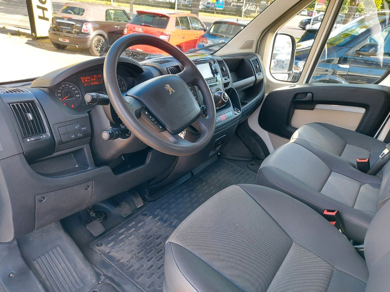 Caja abierta furgoneta, Furgoneta combi Peugeot Boxer Pritsche Doka. 335 L3 BlueHDi 130 Klima: foto 15 Caja abierta furgoneta, Furgoneta combi Peugeot Boxer Pritsche Doka. 335 L3 BlueHDi 130 Klima: foto 15