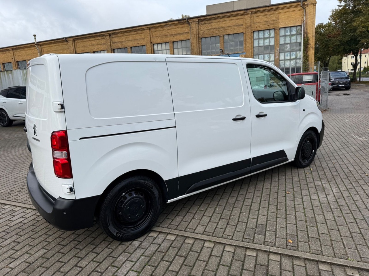 Peugeot Expert Kasten Premium L2 SHZ KLIMA STANDHEIZUNG - Furgoneta de pasajeros: foto 4 Peugeot Expert Kasten Premium L2 SHZ KLIMA STANDHEIZUNG - Furgoneta de pasajeros: foto 4