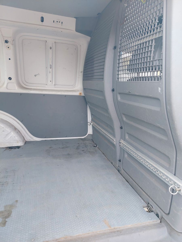 Furgoneta de pasajeros Volkswagen Caddy Kasten Kombi 1.9 TDi: foto 9