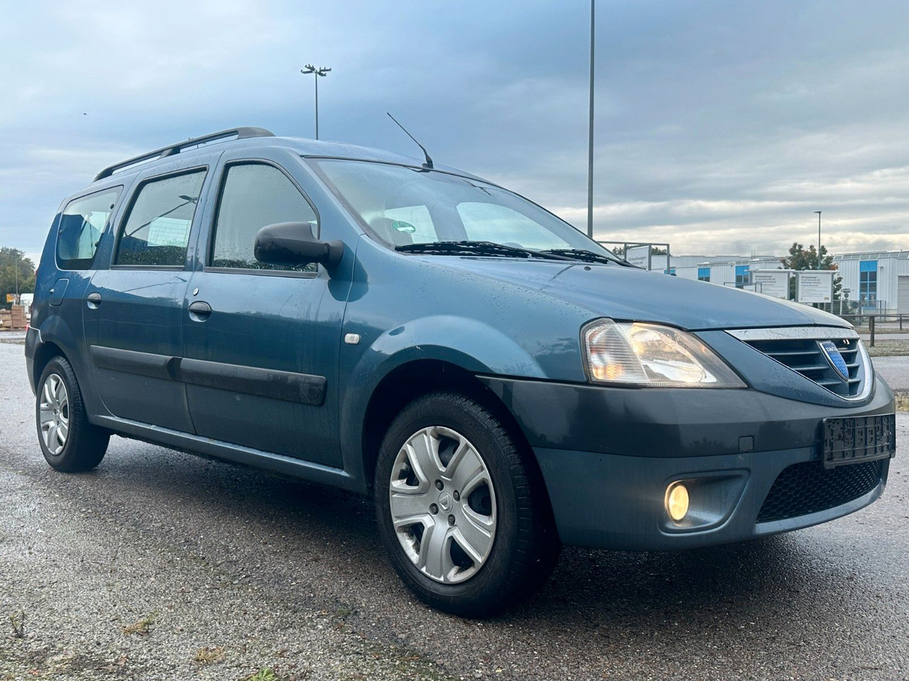 Dacia Logan MCV 1.6 16V Lauréate,Kupplung neu,TÜV 6/25 - Coche: foto 3 Dacia Logan MCV 1.6 16V Lauréate,Kupplung neu,TÜV 6/25 - Coche: foto 3