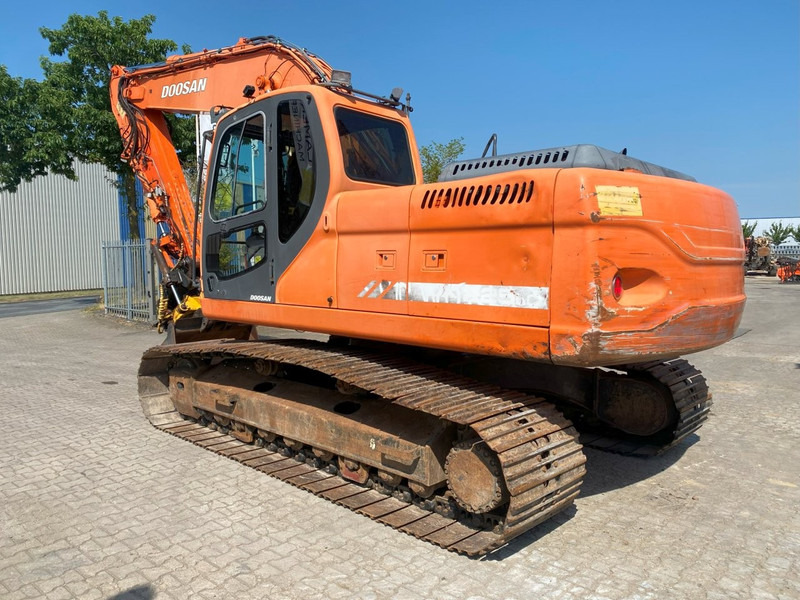 Doosan DX 225 LC-3 NVT - Excavadora de cadenas: foto 2 Doosan DX 225 LC-3 NVT - Excavadora de cadenas: foto 2