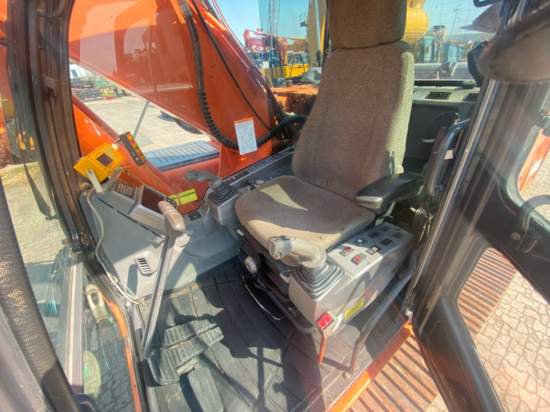 Doosan DX 225 LC-3 NVT - Excavadora de cadenas: foto 4 Doosan DX 225 LC-3 NVT - Excavadora de cadenas: foto 4