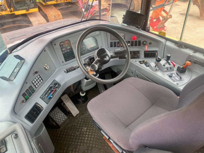 Volvo A30D 6x6 dumper articulated hauler NVT - Dúmper: foto 3 Volvo A30D 6x6 dumper articulated hauler NVT - Dúmper: foto 3