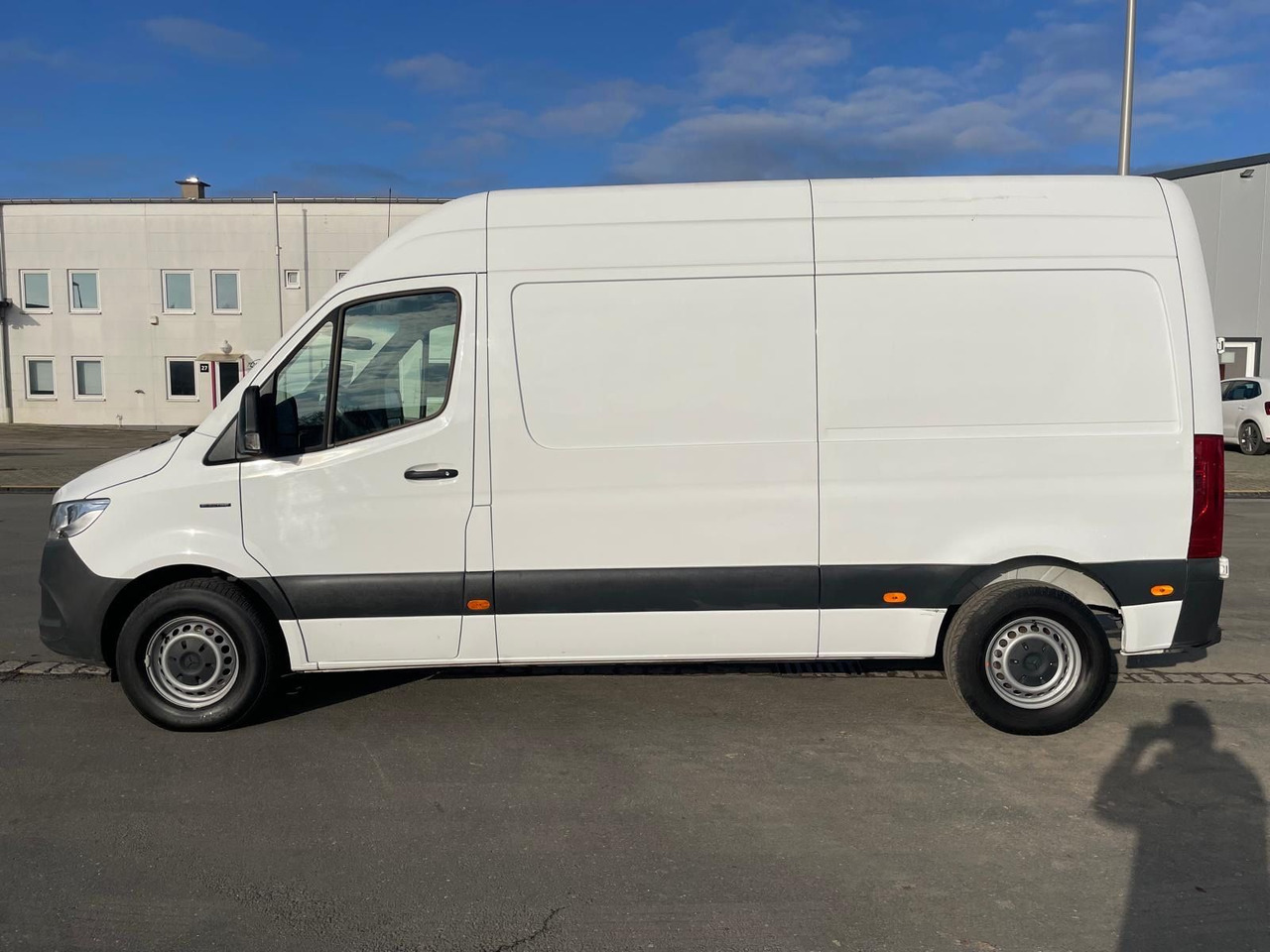 Mercedes-Benz eSprinter L2H2 Kastenwagen/47KW/AC/Kamera - Furgón, Furgoneta eléctrica: foto 4 Mercedes-Benz eSprinter L2H2 Kastenwagen/47KW/AC/Kamera - Furgón, Furgoneta eléctrica: foto 4
