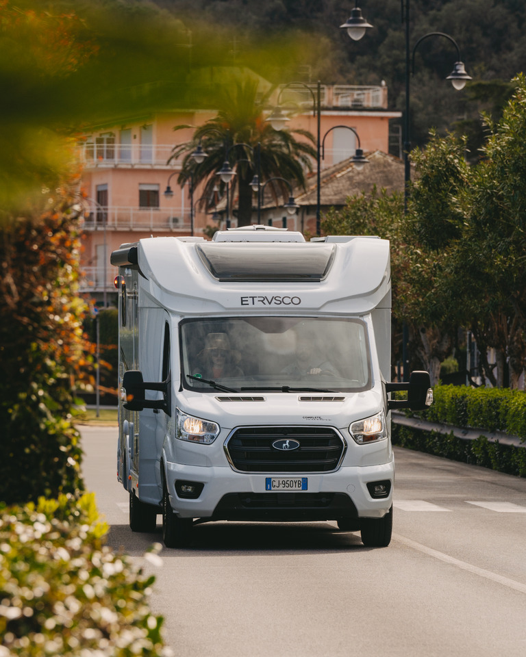 Etrusco T 7.3 QCF - Autocaravana perfilada: foto 3 Etrusco T 7.3 QCF - Autocaravana perfilada: foto 3