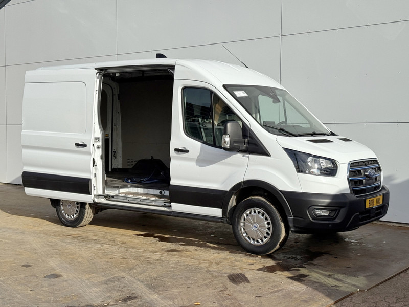 Ford E-Transit 390 75kWh 184PK 390 Elektrisch 75kWh 334km WLTP BEV Snelladen L2H2 Climate Control Tacho Carplay Camera Stoelverwarming Parkeersensoren voor achter Laadkabel - Furgón, Furgoneta eléctrica: foto 5 Ford E-Transit 390 75kWh 184PK 390 Elektrisch 75kWh 334km WLTP BEV Snelladen L2H2 Climate Control Tacho Carplay Camera Stoelverwarming Parkeersensoren voor achter Laadkabel - Furgón, Furgoneta eléctrica: foto 5