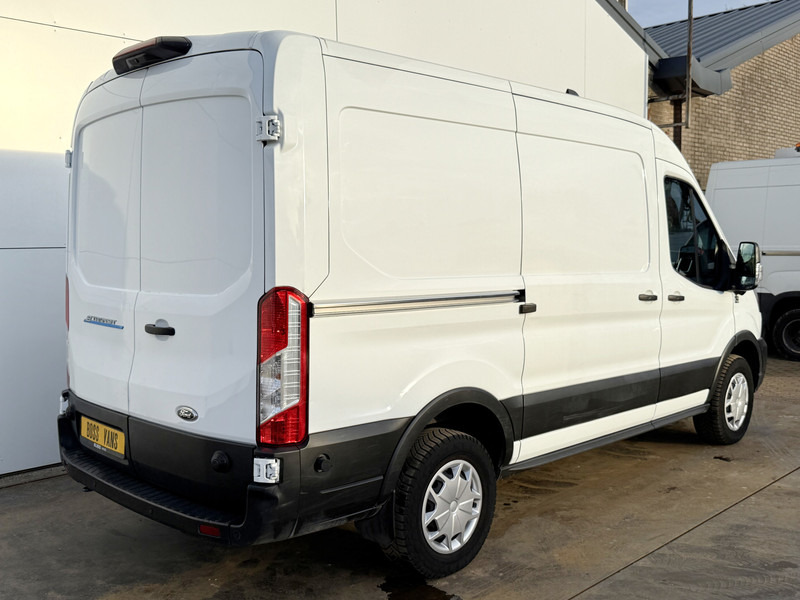 Ford E-Transit 390 75kWh 184PK 390 Elektrisch 75kWh 334km WLTP BEV Snelladen L2H2 Climate Control Tachograaf Carplay 360° Camera Stoelverwarming Parkeersensoren voor achter Laadkabel - Furgón, Furgoneta eléctrica: foto 3 Ford E-Transit 390 75kWh 184PK 390 Elektrisch 75kWh 334km WLTP BEV Snelladen L2H2 Climate Control Tachograaf Carplay 360° Camera Stoelverwarming Parkeersensoren voor achter Laadkabel - Furgón, Furgoneta eléctrica: foto 3