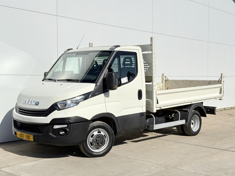 Iveco Daily 35C12 2.3 Kipper Dubbellucht Trekhaak Airco Cruise Control Lucht Geveerde Stoel - Volquete furgoneta: foto 2 Iveco Daily 35C12 2.3 Kipper Dubbellucht Trekhaak Airco Cruise Control Lucht Geveerde Stoel - Volquete furgoneta: foto 2