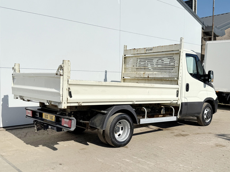 Iveco Daily 35C12 2.3 Kipper Dubbellucht Trekhaak Airco Cruise Control Lucht Geveerde Stoel - Volquete furgoneta: foto 4 Iveco Daily 35C12 2.3 Kipper Dubbellucht Trekhaak Airco Cruise Control Lucht Geveerde Stoel - Volquete furgoneta: foto 4