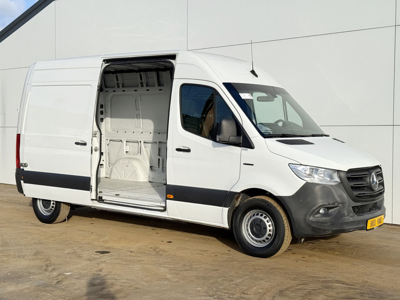 Mercedes-Benz eSprinter 312 ALL-IN PRIJS L2H2 55kWh 168km WLTP 80kw Snelladen Climate Control Camera Stoelverwarming - Furgón, Furgoneta eléctrica: foto 5 Mercedes-Benz eSprinter 312 ALL-IN PRIJS L2H2 55kWh 168km WLTP 80kw Snelladen Climate Control Camera Stoelverwarming - Furgón, Furgoneta eléctrica: foto 5