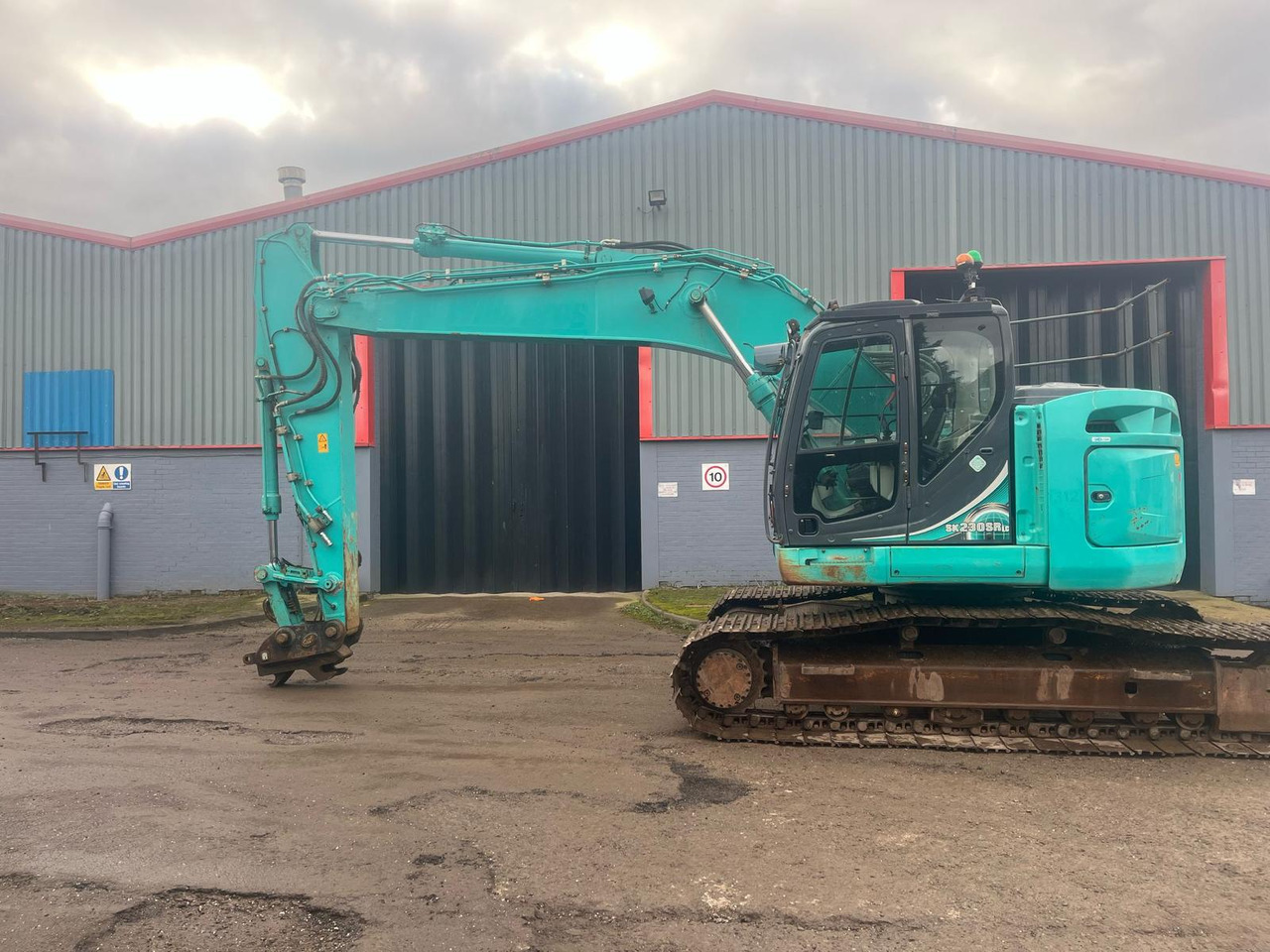 Kobelco SK230SRLC-5E - Excavadora de cadenas: foto 2 Kobelco SK230SRLC-5E - Excavadora de cadenas: foto 2