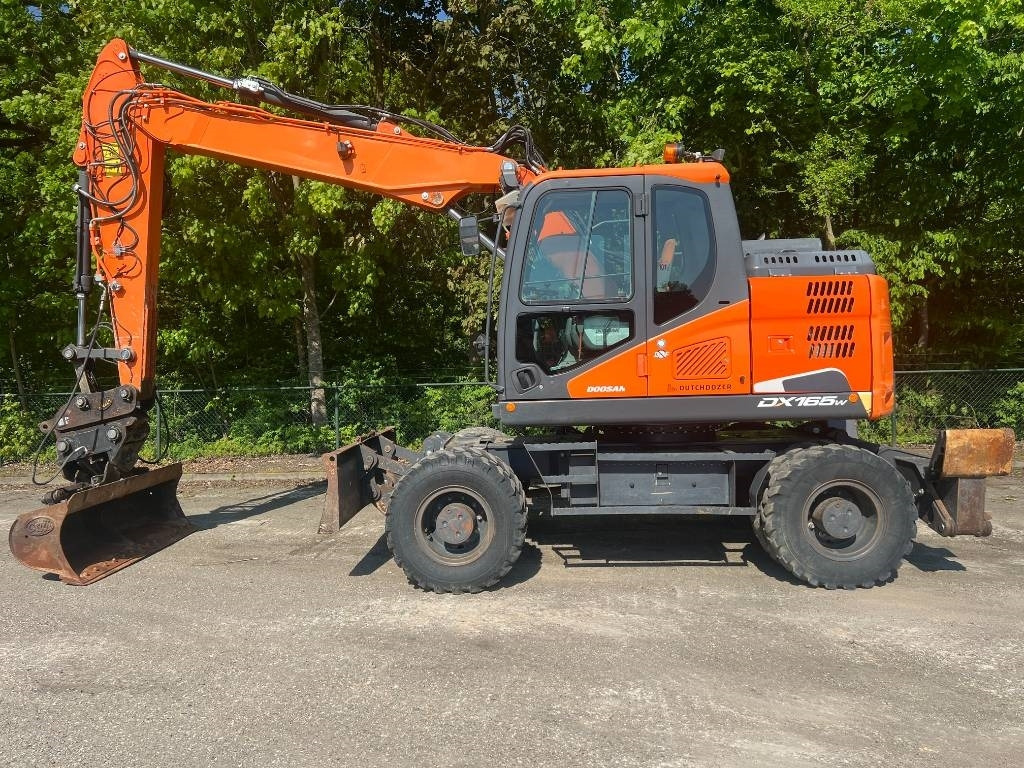 Doosan DX 165 W-5 - Excavadora de ruedas: foto 2 Doosan DX 165 W-5 - Excavadora de ruedas: foto 2