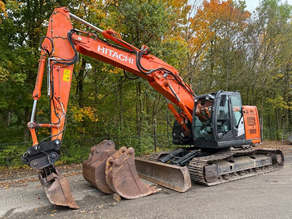 Excavadora de cadenas Hitachi ZX 225 US LC-6: foto 1