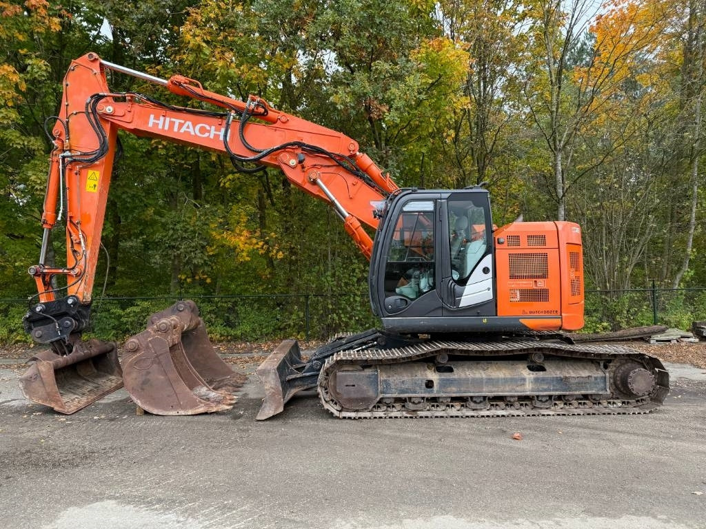 Hitachi ZX225 US LC-6 - Excavadora de cadenas: foto 2 Hitachi ZX225 US LC-6 - Excavadora de cadenas: foto 2