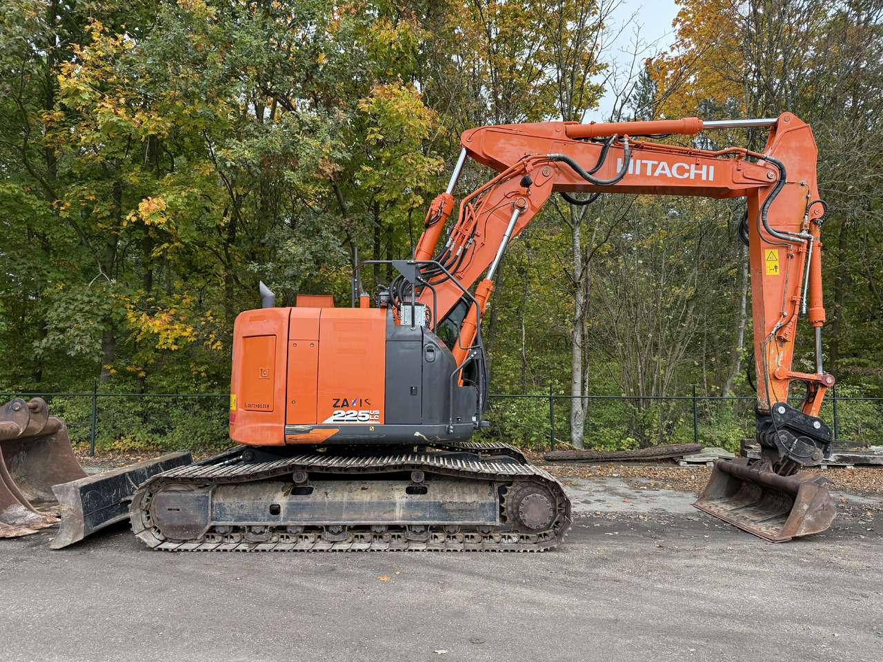 Hitachi ZX225USLC-6 - Excavadora de cadenas: foto 5 Hitachi ZX225USLC-6 - Excavadora de cadenas: foto 5