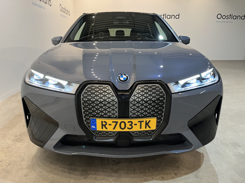 BMW iX xDrive40 High Executive 77 kWh / Luchtvering / Pano / Harman Kardon / Trekhaak / Sportpakket / 27.750 KM !! - SUV/ Todoterreno: foto 5 BMW iX xDrive40 High Executive 77 kWh / Luchtvering / Pano / Harman Kardon / Trekhaak / Sportpakket / 27.750 KM !! - SUV/ Todoterreno: foto 5