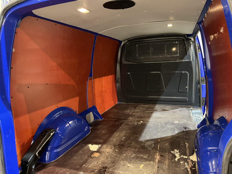 Furgoneta Volkswagen Transporter 2.0 TDI L2H1 / Van Den Born Glasresteel / Euro 6 / Airco / Glastransporter / Cruise Control / Trekhaak / Imperiaal / CarPlay /  Navigatie / PDC / 83.500 KM !!: foto 14