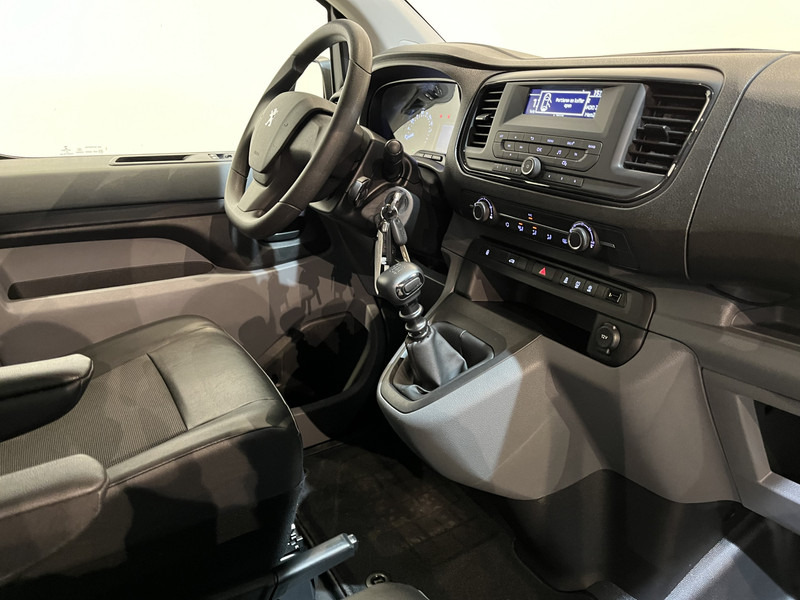Peugeot Expert 1.6 BlueHDI 115 PK / Euro 6 / Airco / Cruise Control / PDC / 75.500 KM !! / BPM VRIJ !! - Furgoneta pequeña: foto 3 Peugeot Expert 1.6 BlueHDI 115 PK / Euro 6 / Airco / Cruise Control / PDC / 75.500 KM !! / BPM VRIJ !! - Furgoneta pequeña: foto 3