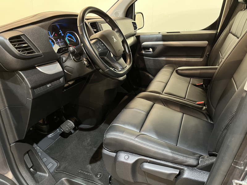 Peugeot e-Expert EV L3 DC Dubbel Cabine 75 kWh / 2X Schuifdeur / Trekhaak / Camera / Leder / CarPlay / Navigatie / Clima / Cruise / 49.300 KM !! - Furgoneta pequeña, Furgoneta combi: foto 5 Peugeot e-Expert EV L3 DC Dubbel Cabine 75 kWh / 2X Schuifdeur / Trekhaak / Camera / Leder / CarPlay / Navigatie / Clima / Cruise / 49.300 KM !! - Furgoneta pequeña, Furgoneta combi: foto 5
