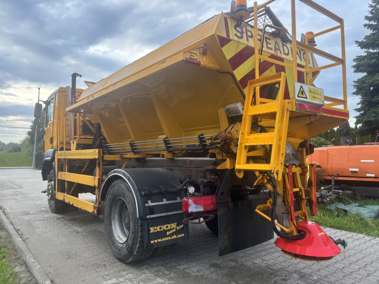 MAN TGM 18.250 4X4BB GRITTER/SPREADER/PLOUGH - Máquina quitanieve: foto 3 MAN TGM 18.250 4X4BB GRITTER/SPREADER/PLOUGH - Máquina quitanieve: foto 3