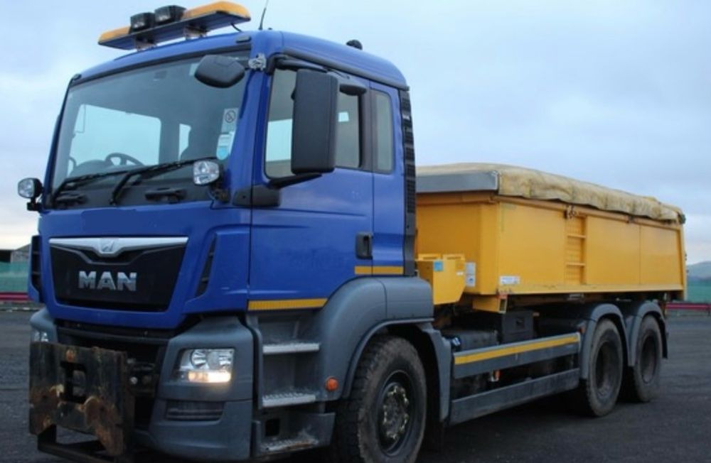 MAN Tgs 26.360 6x4 wywrotka piaskarka pług e6 euro6 - Camión volquete: foto 5 MAN Tgs 26.360 6x4 wywrotka piaskarka pług e6 euro6 - Camión volquete: foto 5