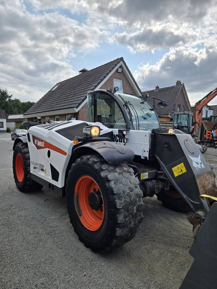 Bobcat TL 38.70 HF AGRI - Manipulador telescópico: foto 5 Bobcat TL 38.70 HF AGRI - Manipulador telescópico: foto 5