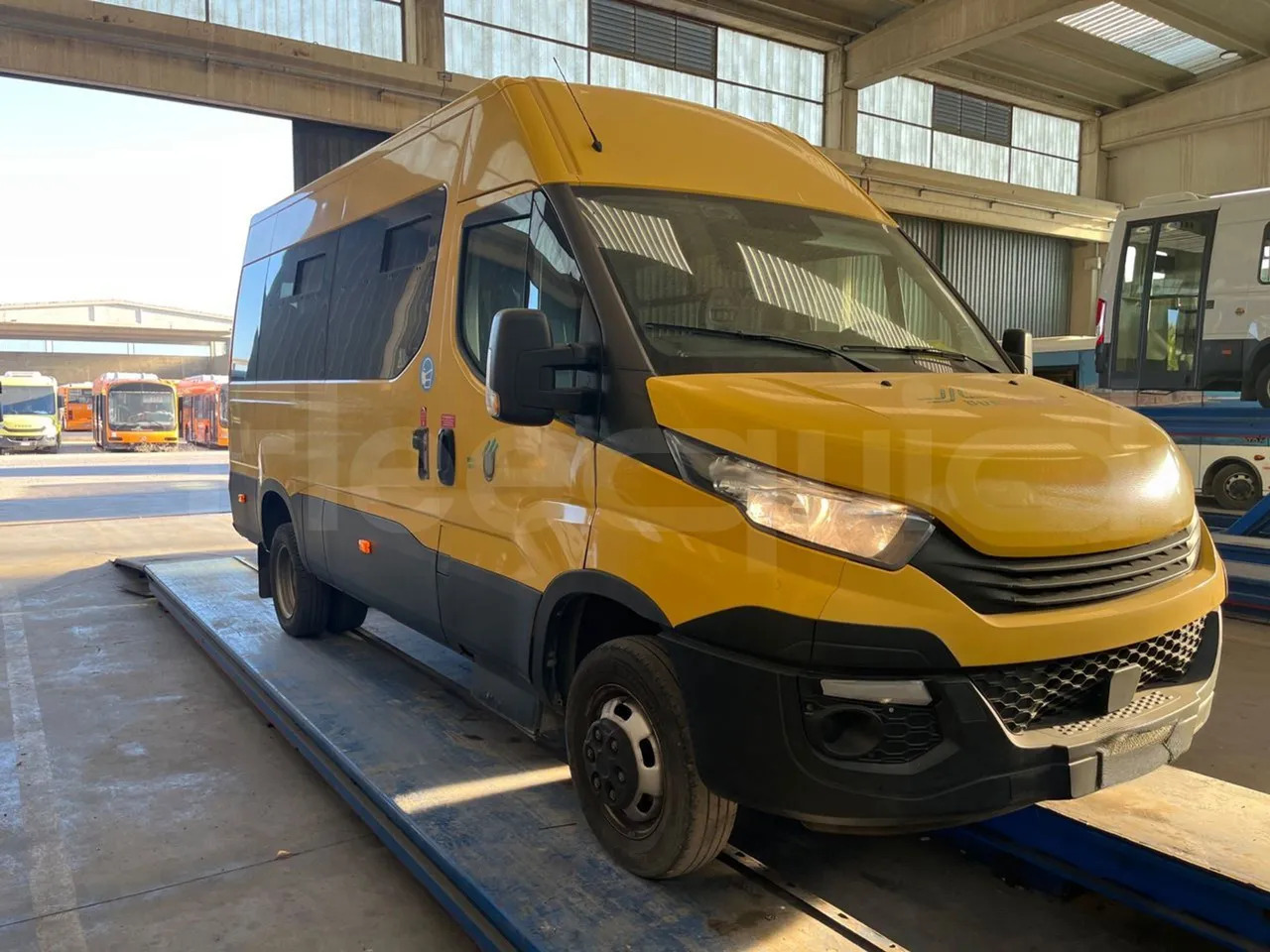 Iveco Daily - Autobús escolar: foto 1 Iveco Daily - Autobús escolar: foto 1