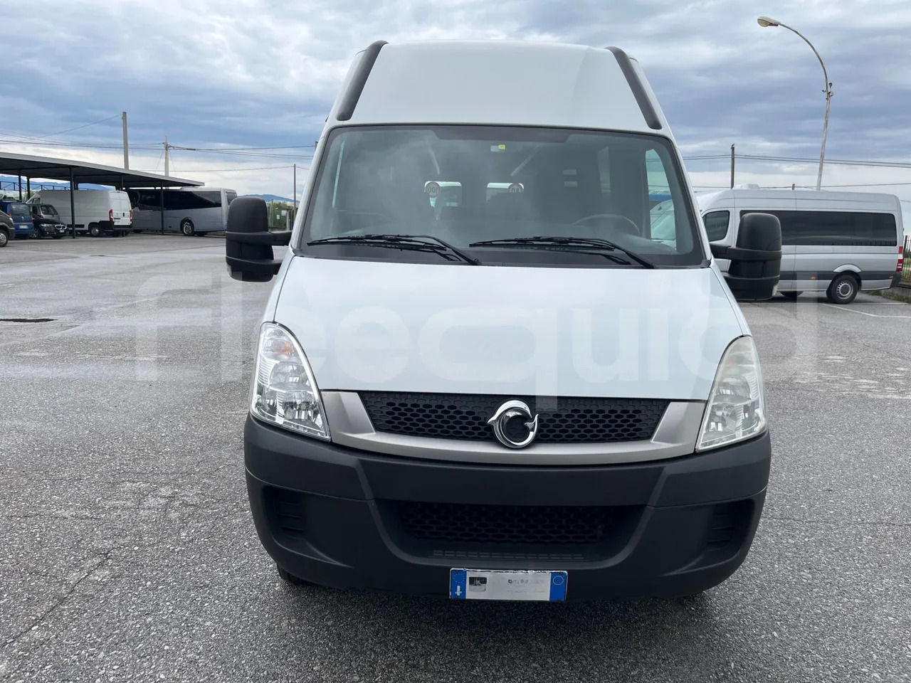 Iveco Daily - Minibús, Furgoneta de pasajeros: foto 2 Iveco Daily - Minibús, Furgoneta de pasajeros: foto 2