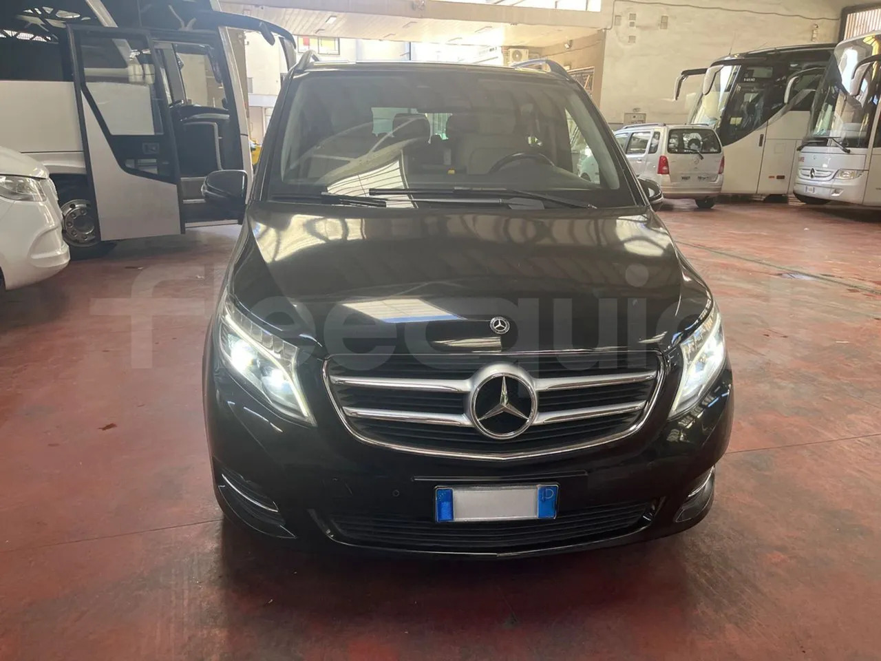 Mercedes-Benz Viano - Minibús, Furgoneta de pasajeros: foto 2 Mercedes-Benz Viano - Minibús, Furgoneta de pasajeros: foto 2