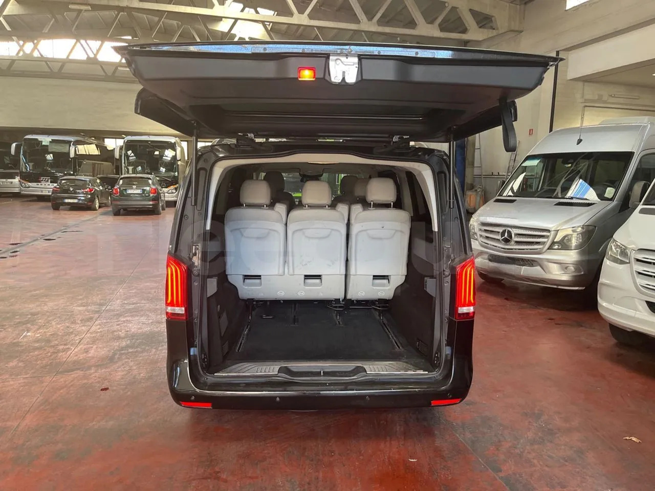 Mercedes-Benz Viano - Minibús, Furgoneta de pasajeros: foto 5 Mercedes-Benz Viano - Minibús, Furgoneta de pasajeros: foto 5