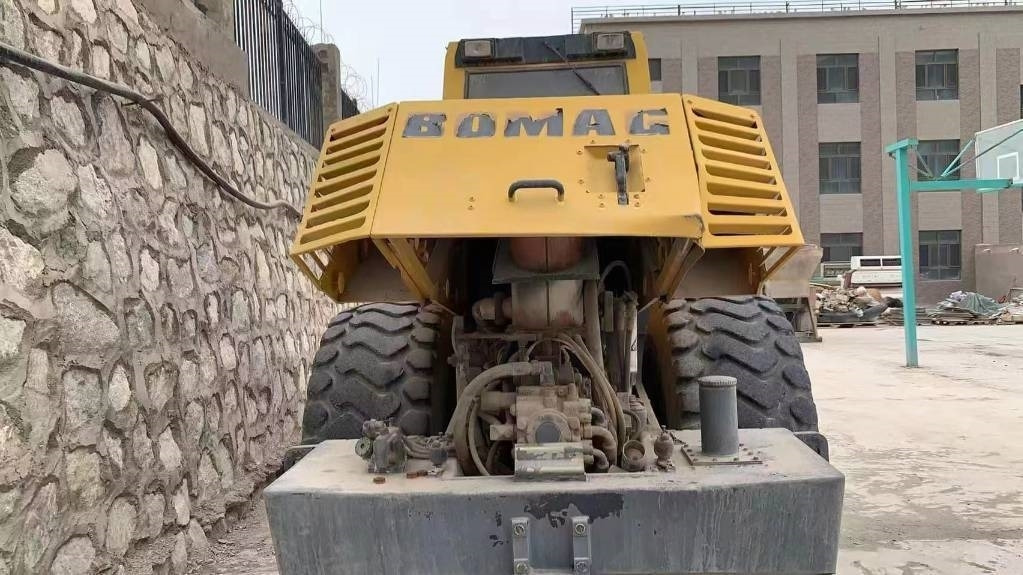 Bomag bw225d-3 - Apisonadora de asfalto: foto 4 Bomag bw225d-3 - Apisonadora de asfalto: foto 4