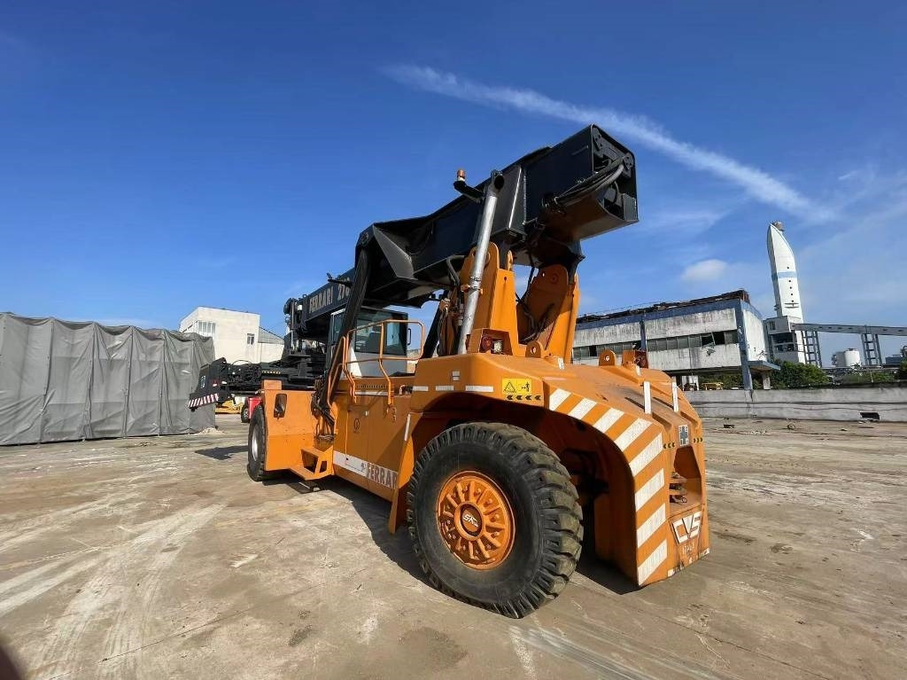 CVS Ferrari F 278.6 - Reach stacker: foto 4 CVS Ferrari F 278.6 - Reach stacker: foto 4