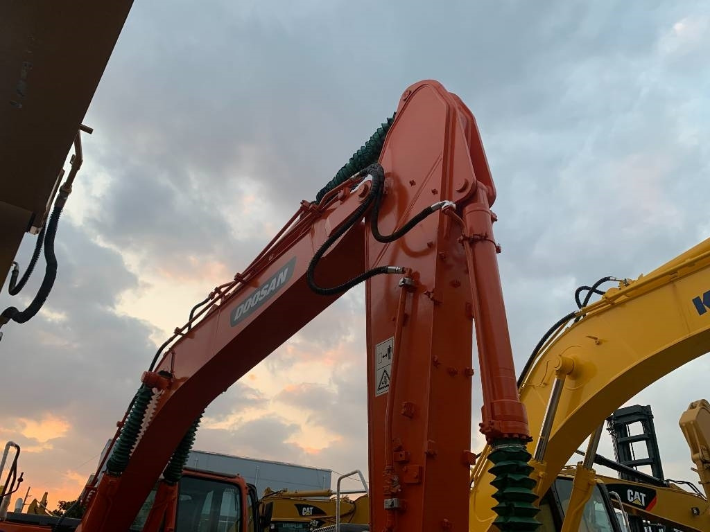 Doosan DX 225 LC - Excavadora de cadenas: foto 2 Doosan DX 225 LC - Excavadora de cadenas: foto 2