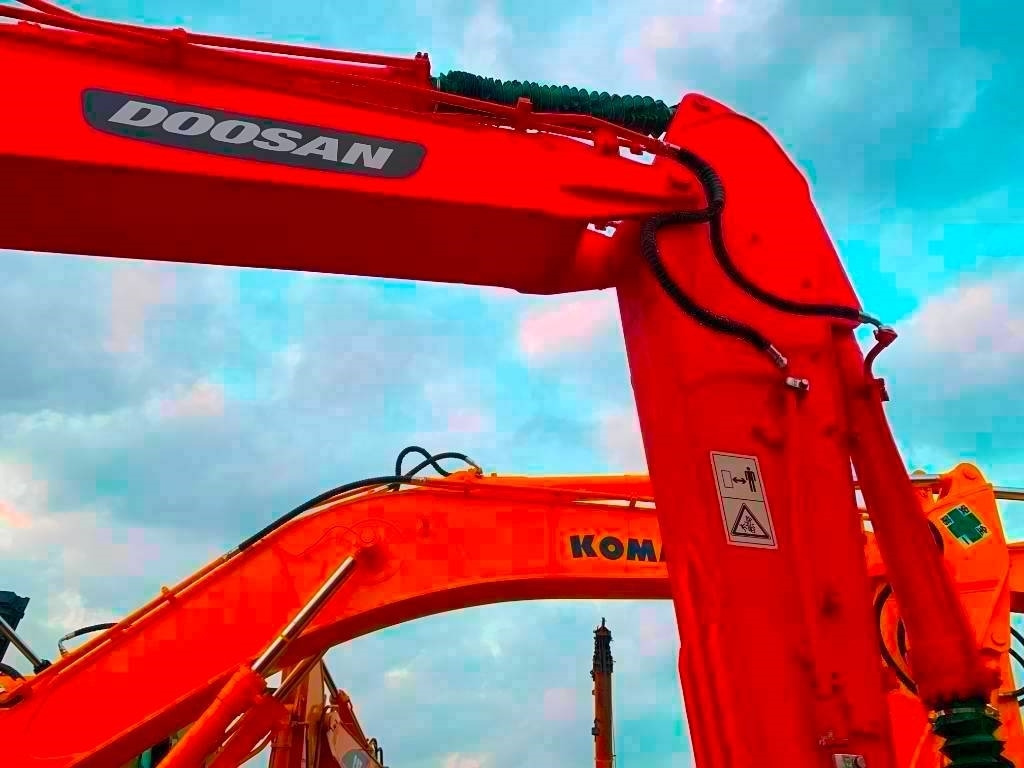 Doosan DX 225 LC - Excavadora de cadenas: foto 2 Doosan DX 225 LC - Excavadora de cadenas: foto 2
