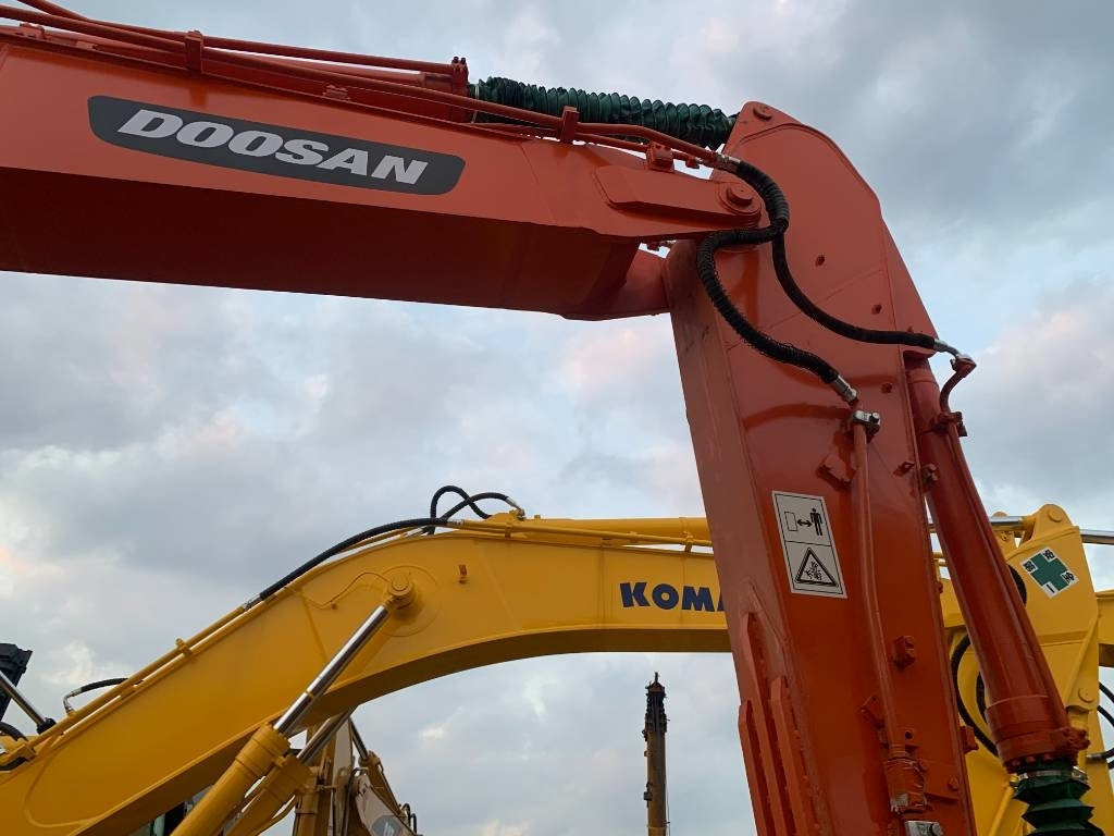 Doosan DX 225 LC - Excavadora de cadenas: foto 3 Doosan DX 225 LC - Excavadora de cadenas: foto 3