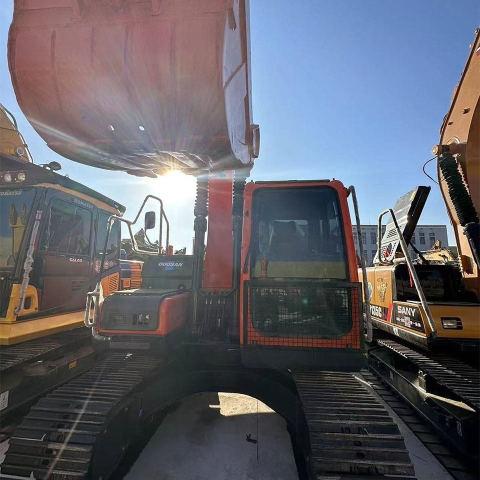 Doosan DX150LC-9C - Excavadora de cadenas: foto 2 Doosan DX150LC-9C - Excavadora de cadenas: foto 2