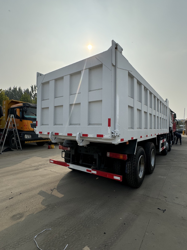 HOWO 8x4 - Dúmper: foto 4 HOWO 8x4 - Dúmper: foto 4