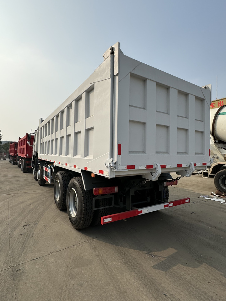 HOWO 8x4 - Dúmper: foto 3 HOWO 8x4 - Dúmper: foto 3