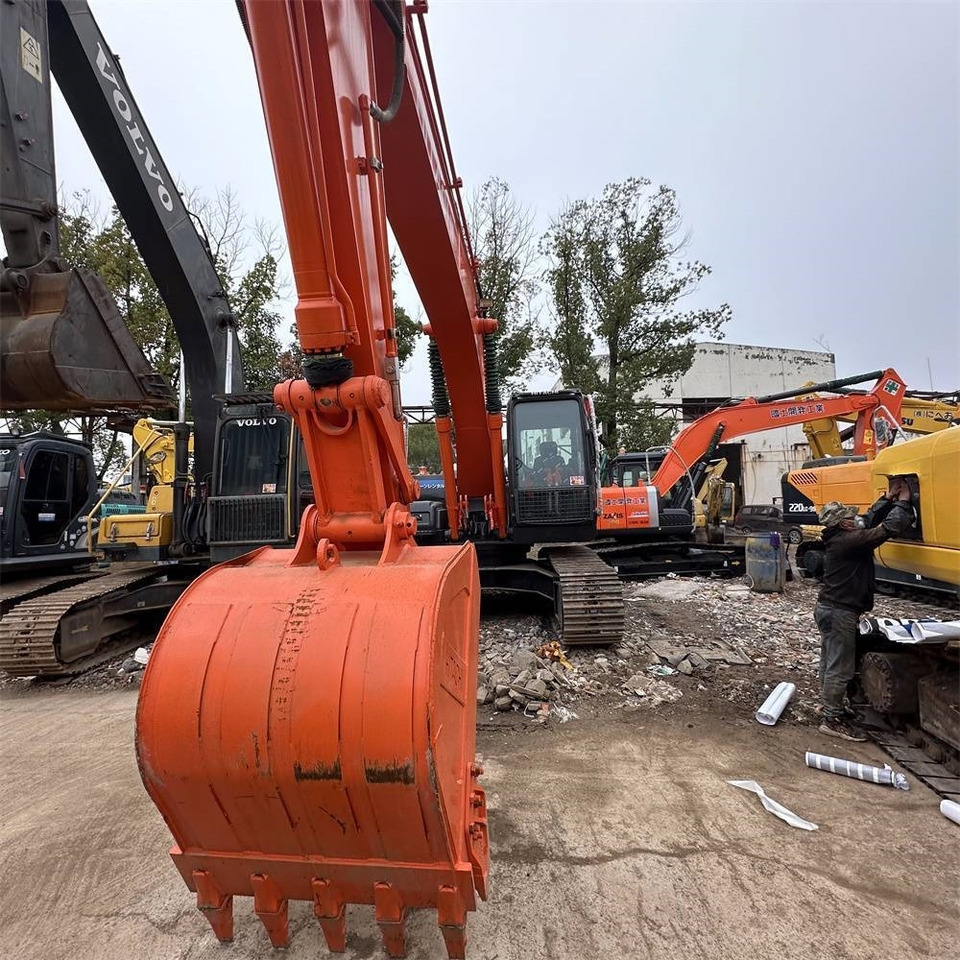 Hitachi ZX 200-3 G - Excavadora de cadenas: foto 4 Hitachi ZX 200-3 G - Excavadora de cadenas: foto 4