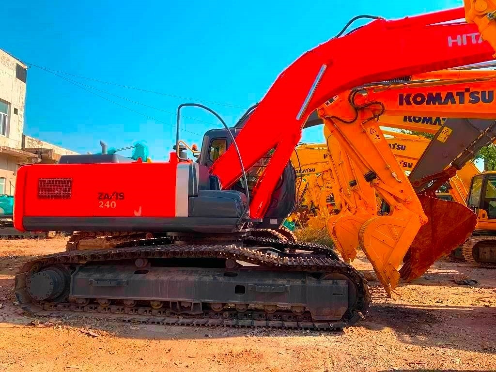 Hitachi Zaxis 240 - Excavadora de cadenas: foto 1 Hitachi Zaxis 240 - Excavadora de cadenas: foto 1